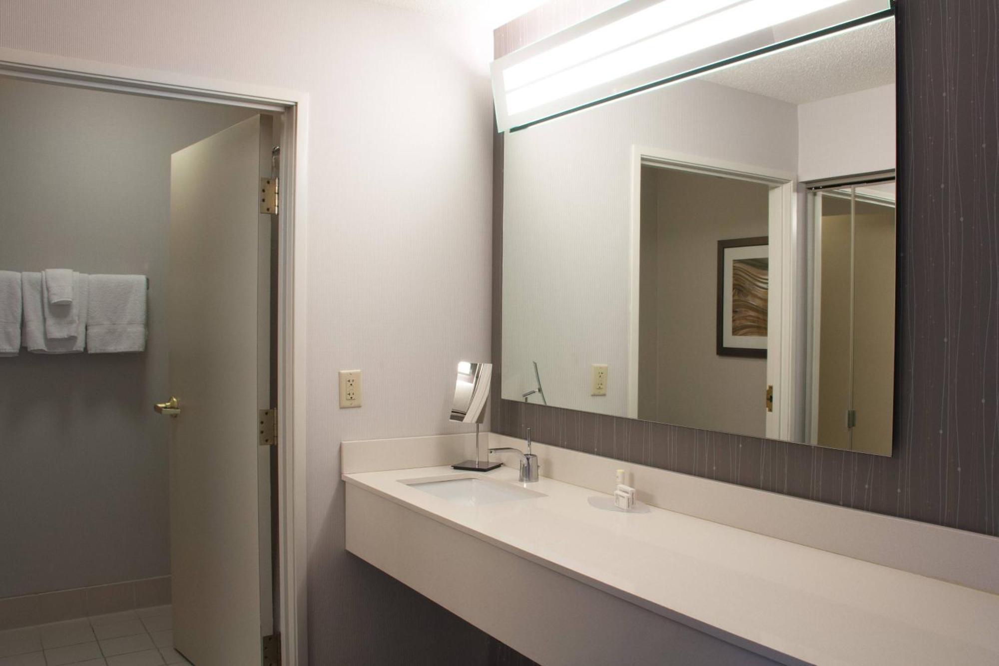 מלון Courtyard By Marriott Colorado Springs South מראה חיצוני תמונה