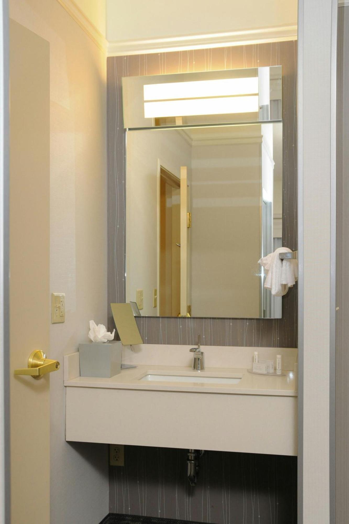 מלון Courtyard By Marriott Colorado Springs South מראה חיצוני תמונה